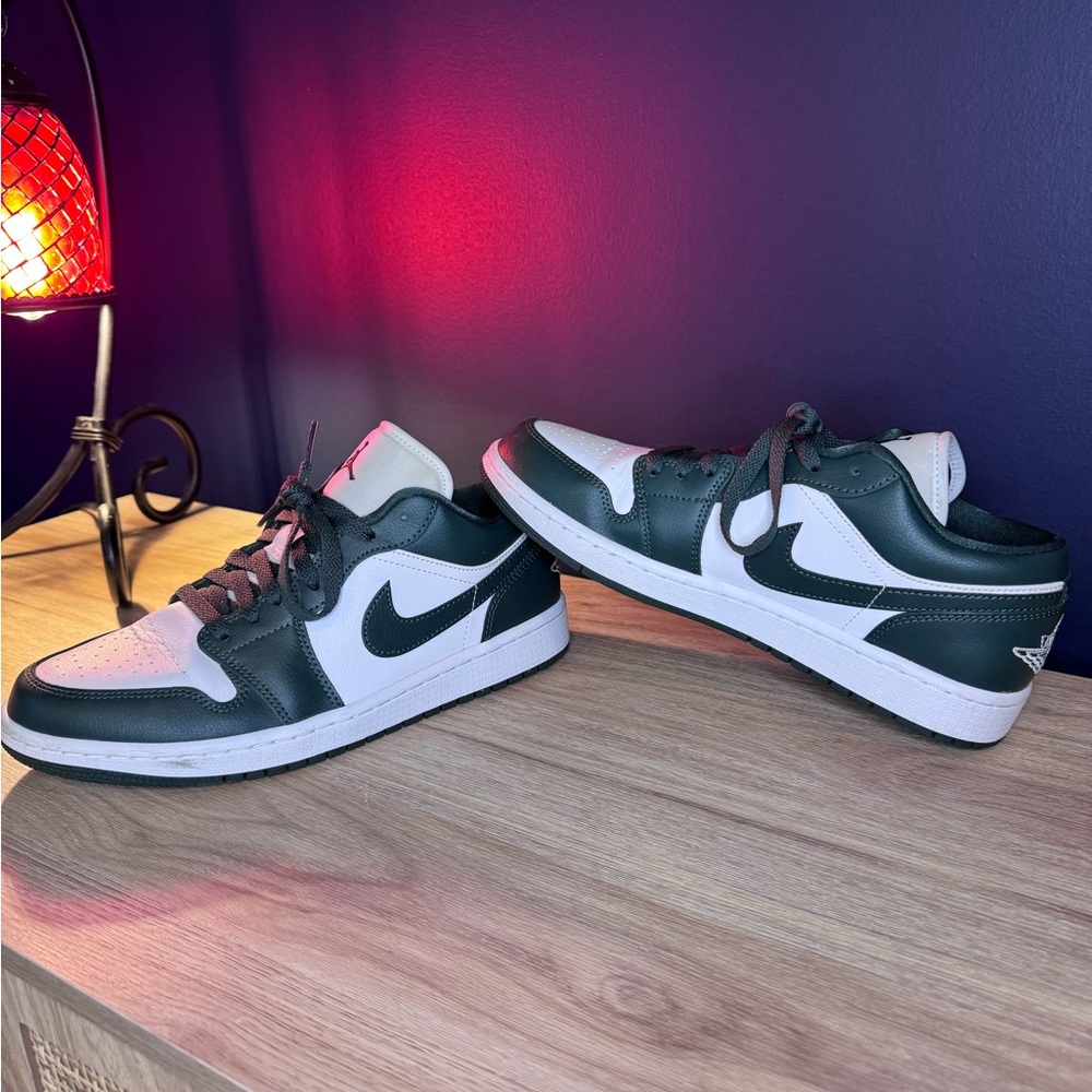 Nike Jordan 1 Low - Dark Green and White sz10